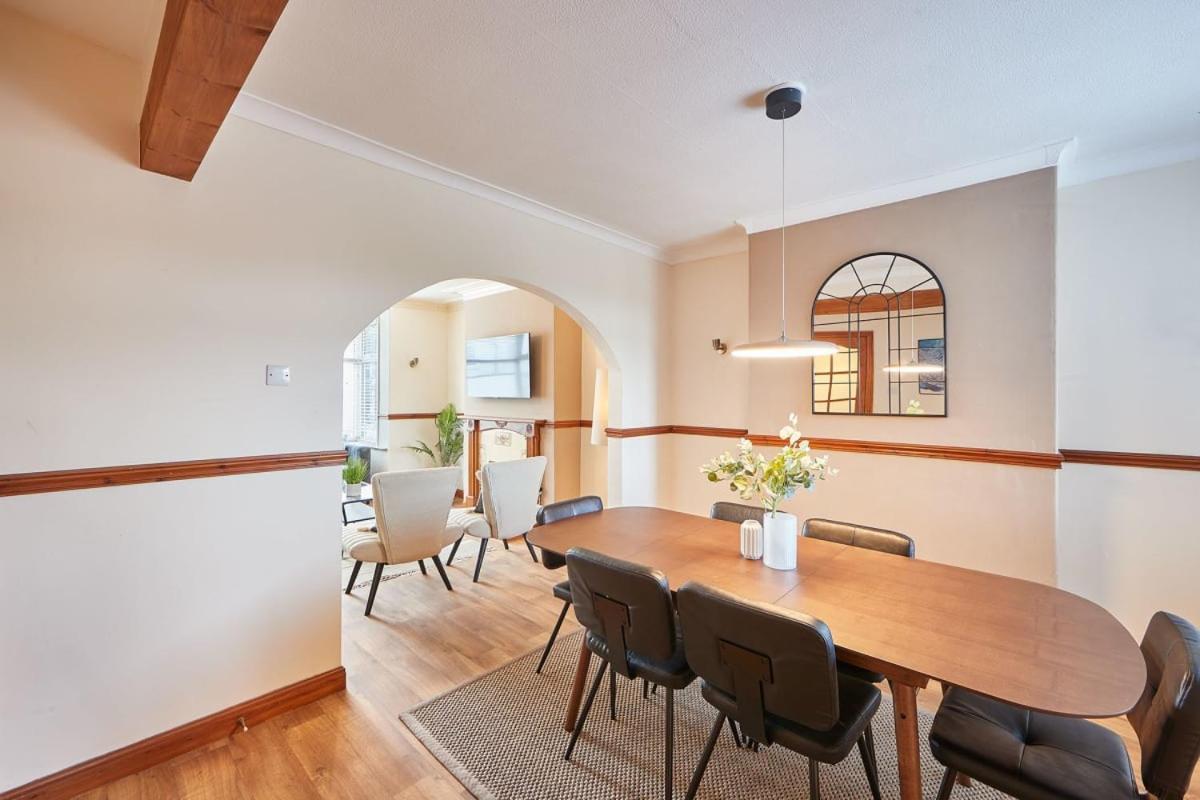 Blue Sky 3 Bedroom Cottage Вітбі Екстер'єр фото